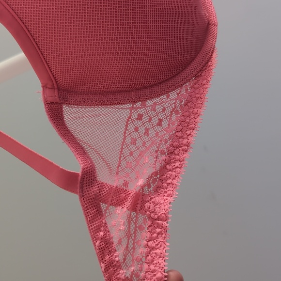 Victoria's Secret Plunge Bra - Picture 3 of 4